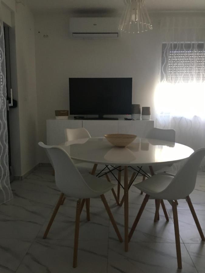 Apartmani Zlata Sveti Filip i Jakov Exterior foto