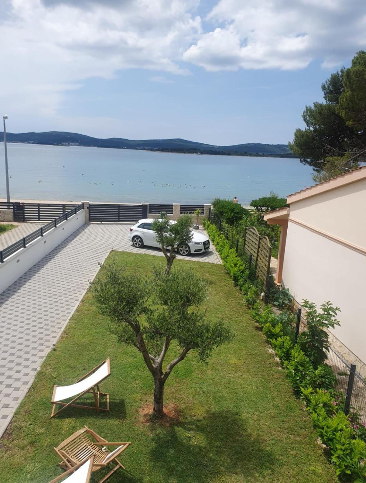 Apartmani Zlata Sveti Filip i Jakov Exterior foto